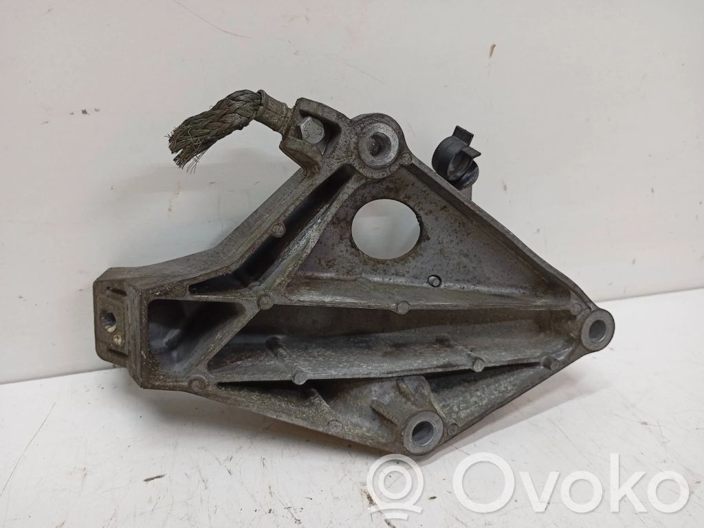 Engine mounting bracket   6775041,59280110