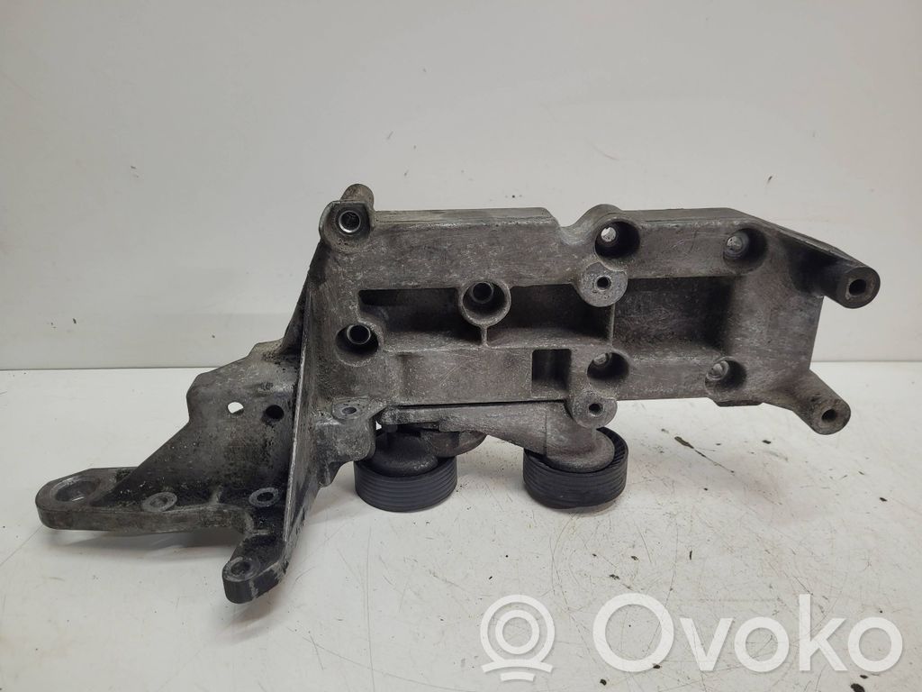 Engine mounting bracket   8642196