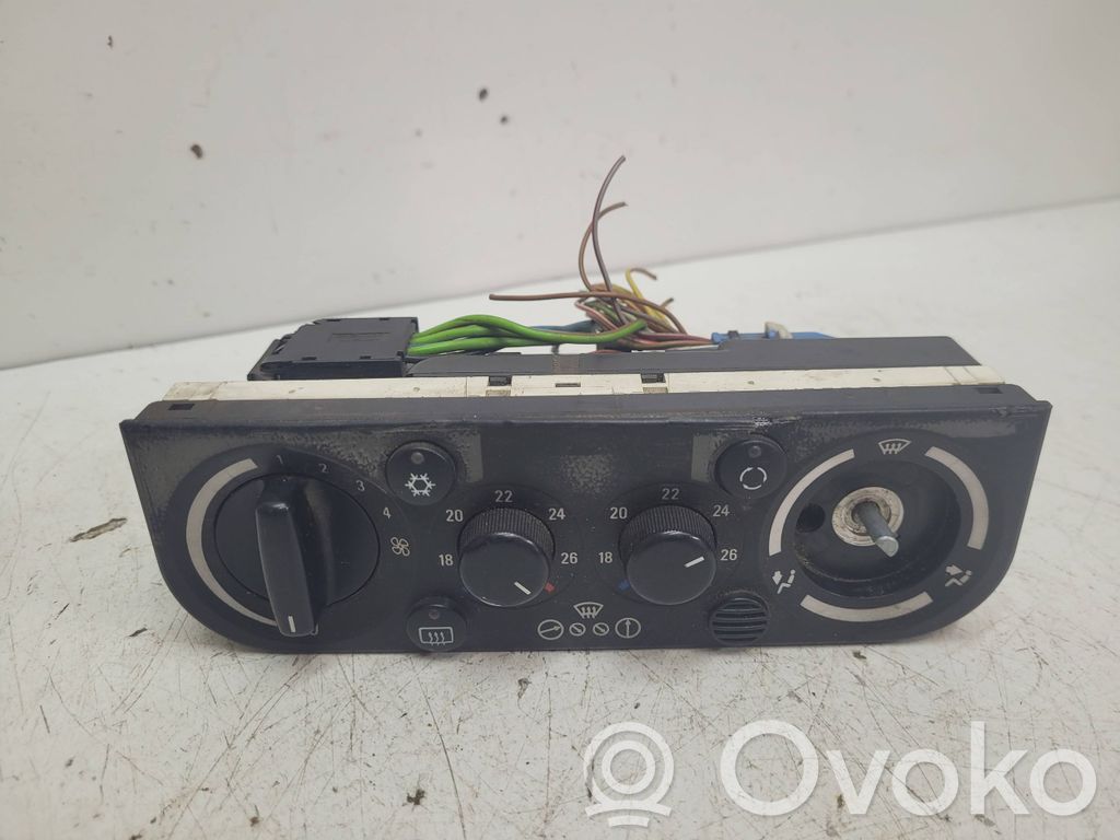 BMW 3 E36 Climate control unit 