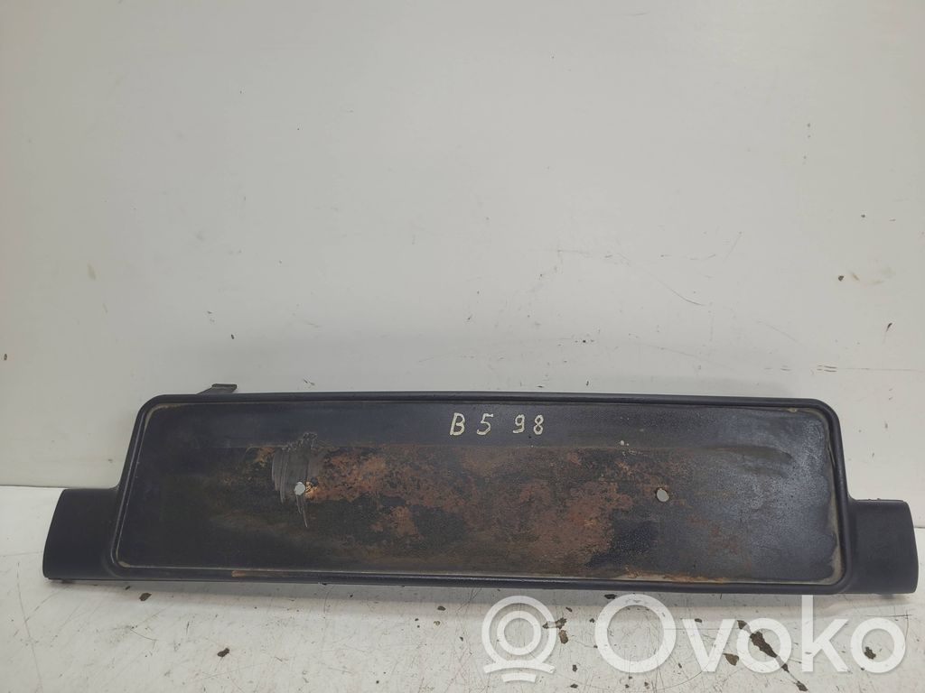 Volkswagen PASSAT B5 Support de plaque d'immatriculation 