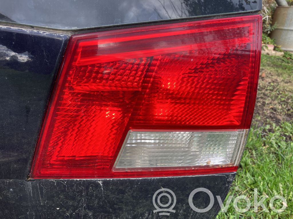 Tailgate rear/tail lights