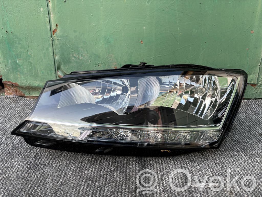 Skoda Fabia Mk3 (NJ) Lampa przednia 