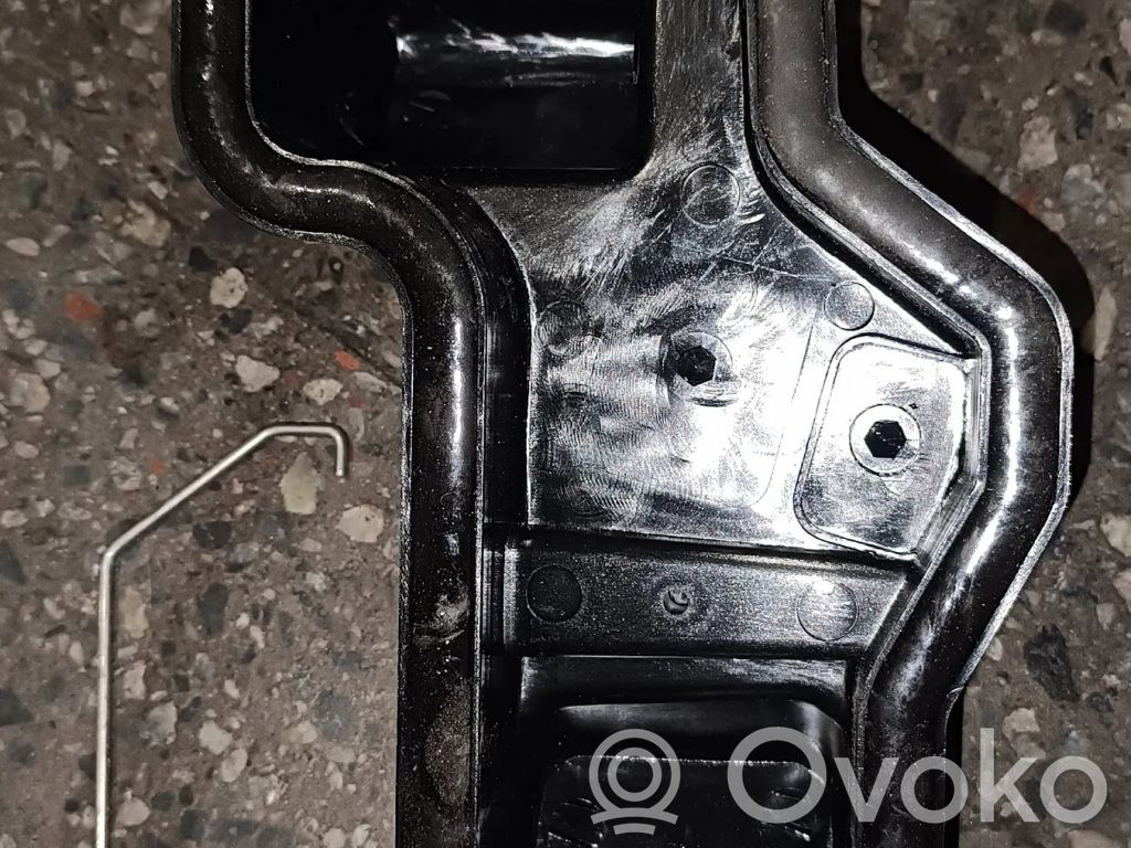 Audi A6 S6 C5 4B Osłona żarówki lampy przedniej 