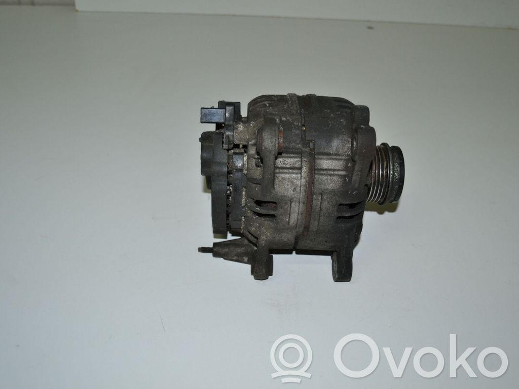 Audi A6 S6 C5 4B Alternador 