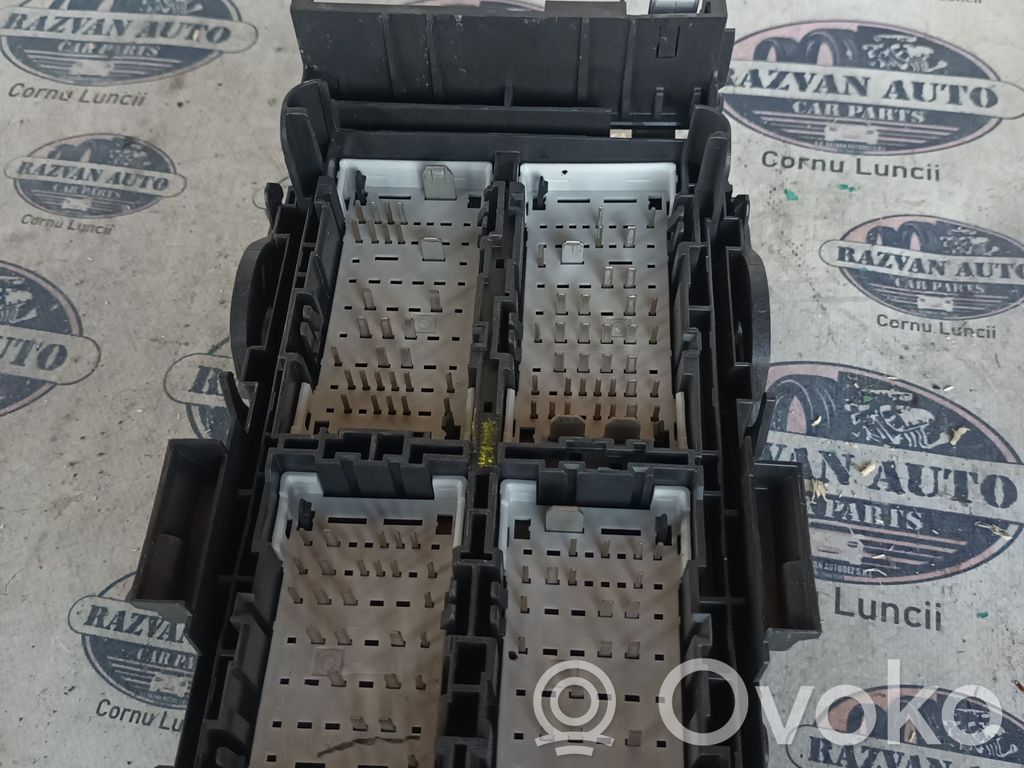 Opel Insignia B Fuse module 