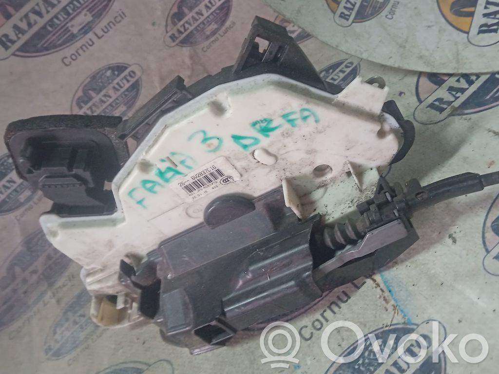 Skoda Fabia Mk3 (NJ) Front door lock 