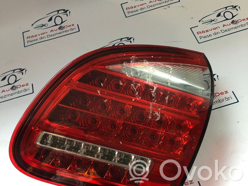 Porsche Cayenne (92A) Tailgate rear/tail lights 