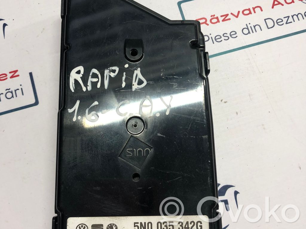 Skoda Rapid (120G, 130G, 135G) Skaņas pastiprinātājs 