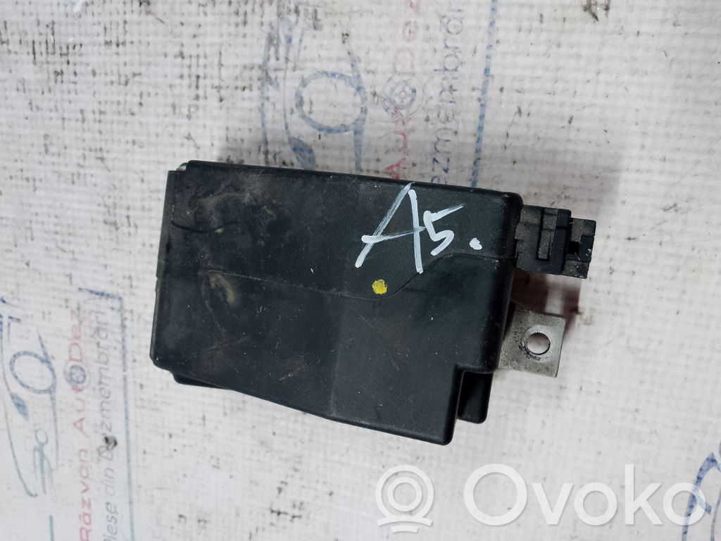 Audi A5 8T 8F Aizdedzes atslēga 