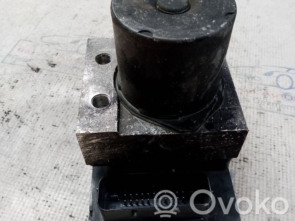 BMW 5 E12 ABS Pump 