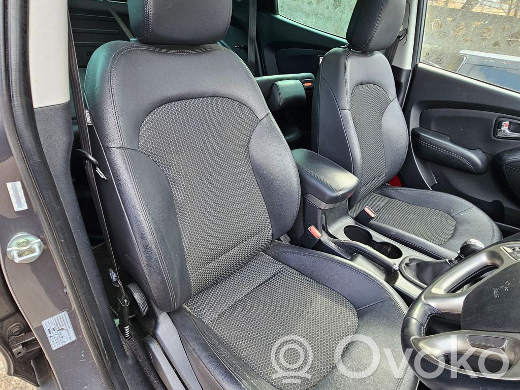 Interior set