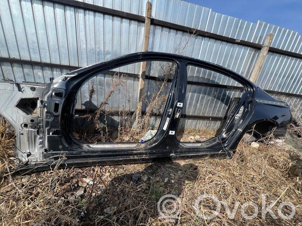 Front sill (body part)