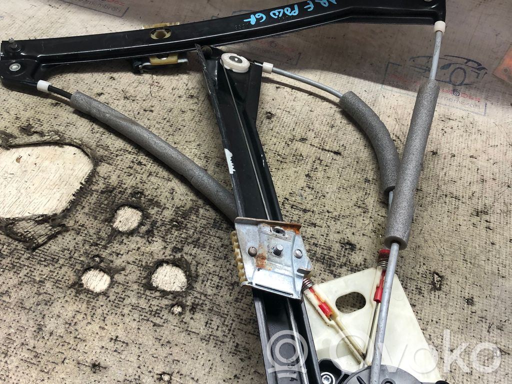 Volkswagen Cross Polo Elektryczny podnośnik szyby drzwi przednich 