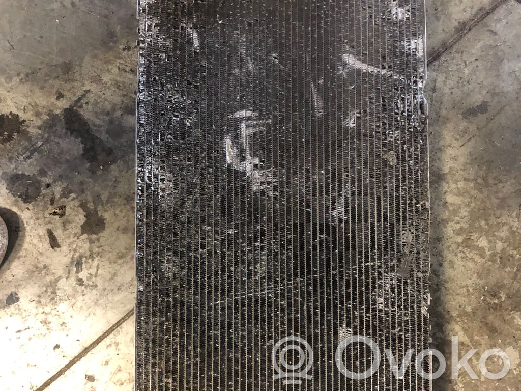 BMW 7 F01 F02 F03 F04 Coolant radiator 