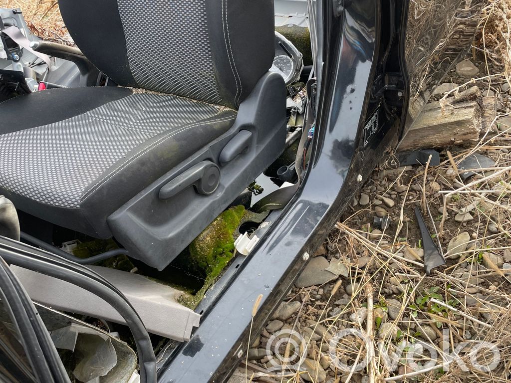 Suzuki Grand Vitara I Listwa progowa przednia / nakładka 