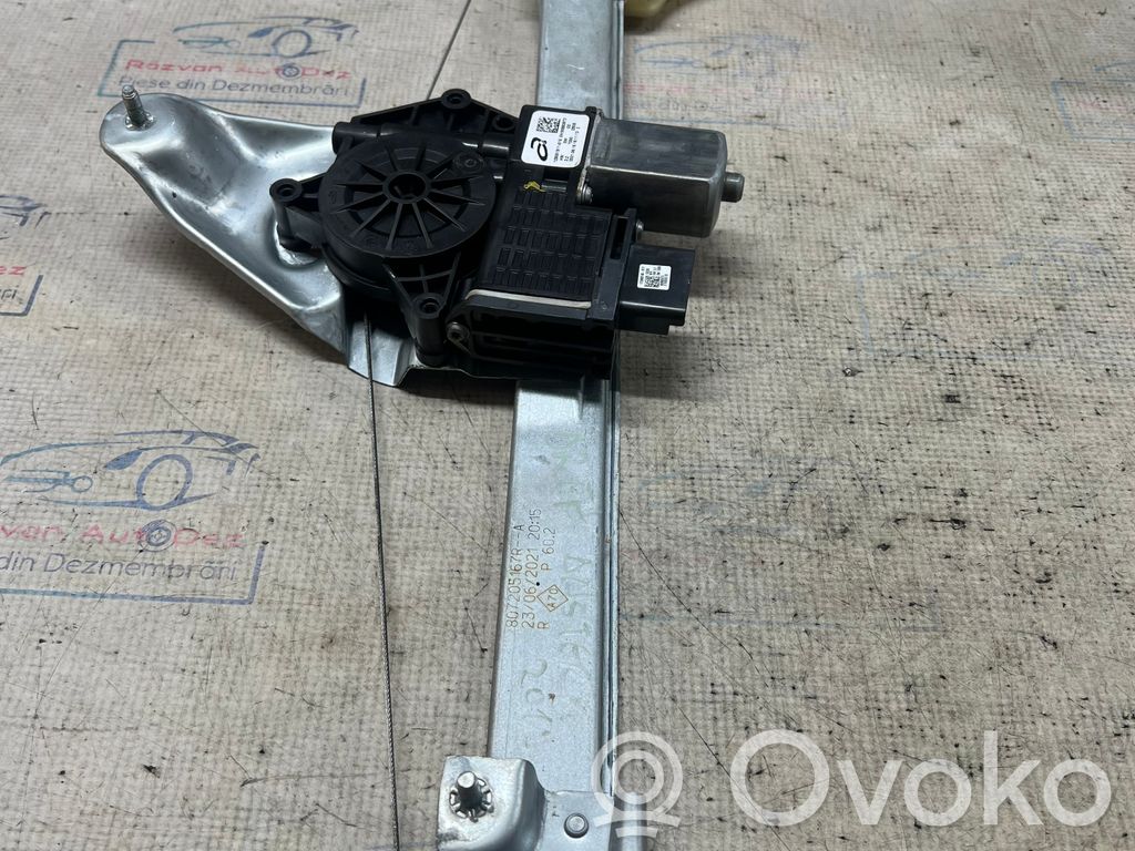 Dacia Duster Front door window regulator with motor 
