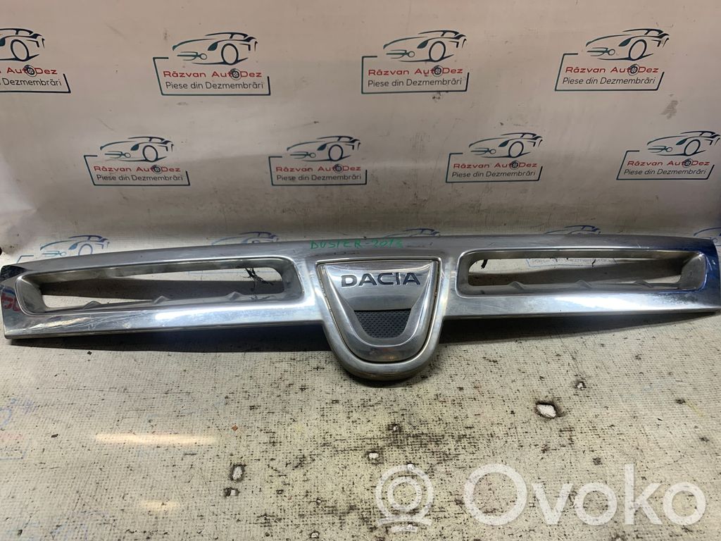 Dacia Duster Rejilla inferior del parachoques delantero 