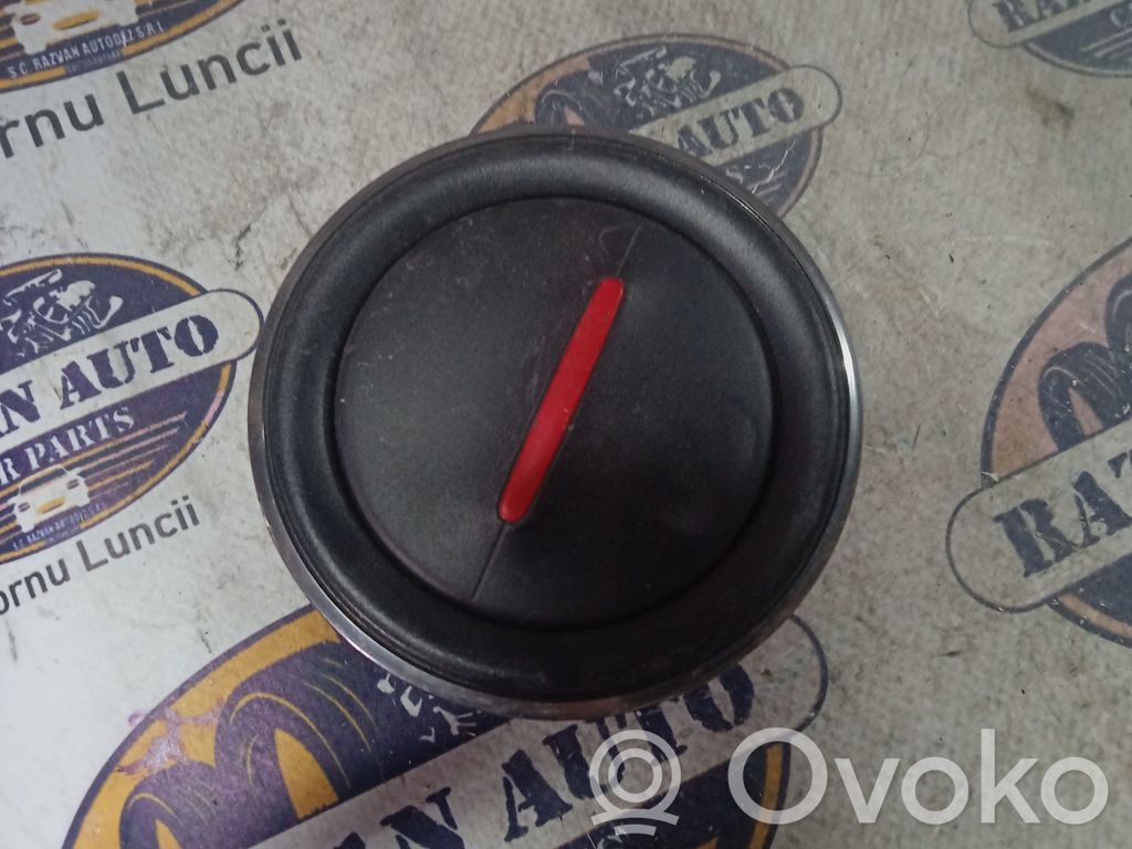 Dacia Duster Gaisa ventilācijas reste jumtā 