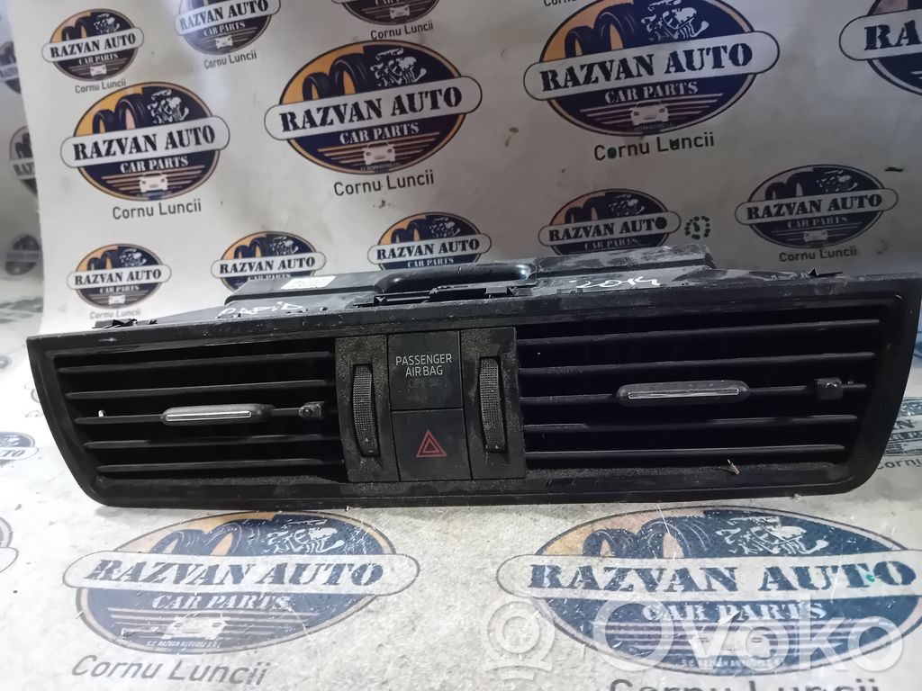 Skoda Rapid (120G, 130G, 135G) Centrālais gaisa ventilācijas režģis 
