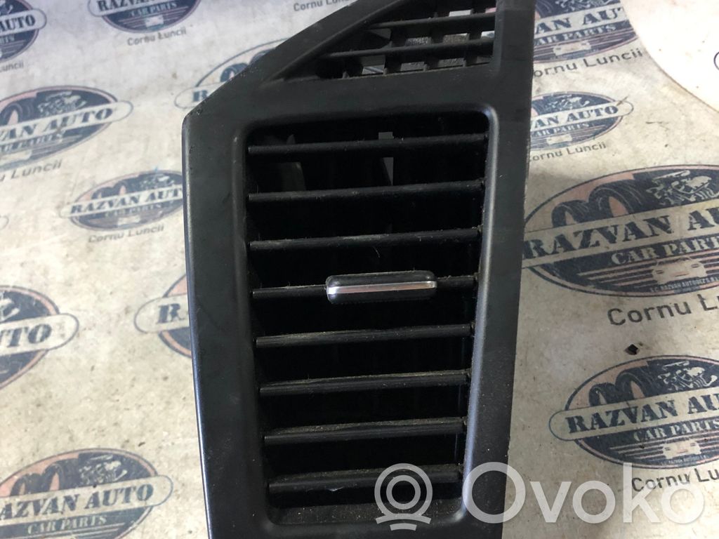 Hyundai i40 Dysze / Kratki środkowego nawiewu deski rozdzielczej 