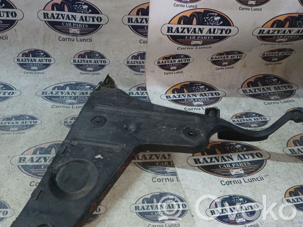 Seat Exeo (3R) Bumper support mounting bracket corner 