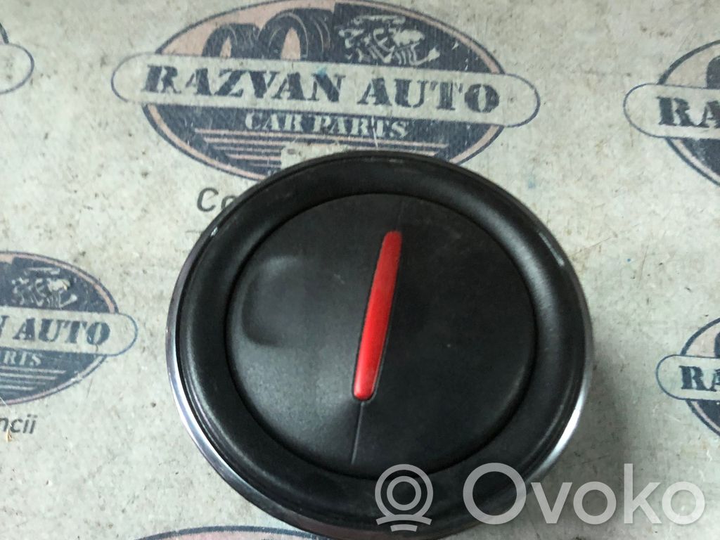 Dacia Duster Kratka nawiewu sufitowego 