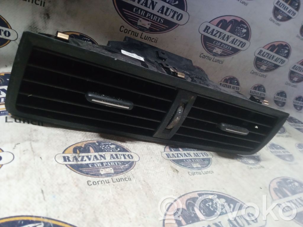 Skoda Fabia Mk3 (NJ) Dash center air vent grill 
