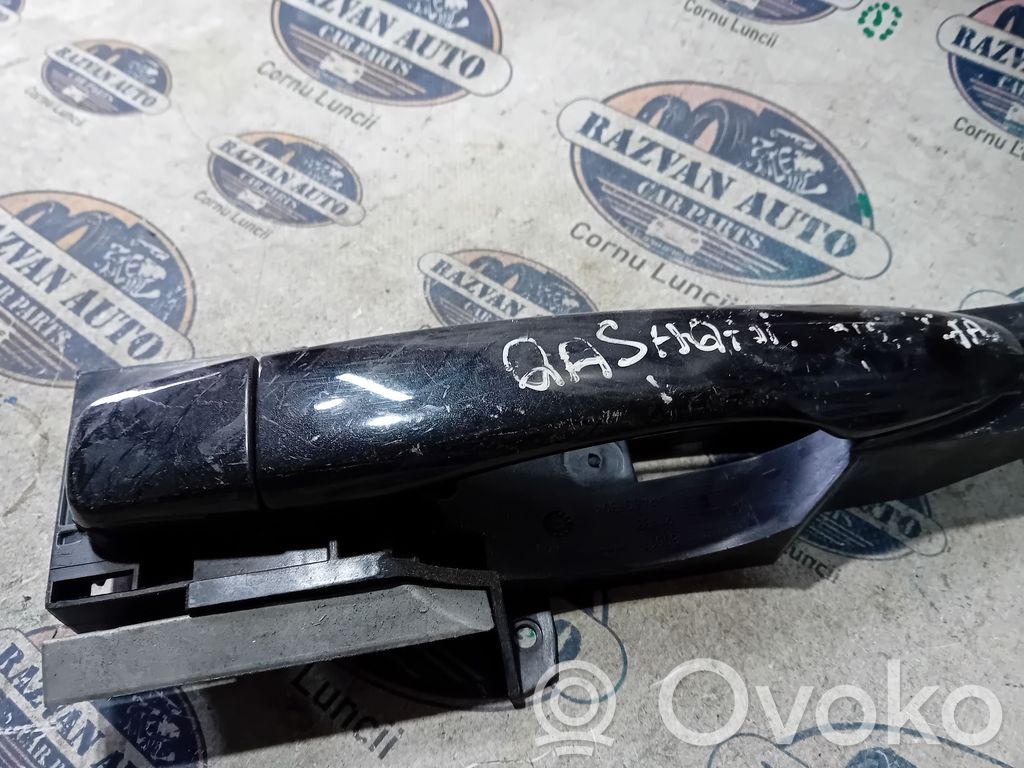Nissan Qashqai Front door exterior handle 