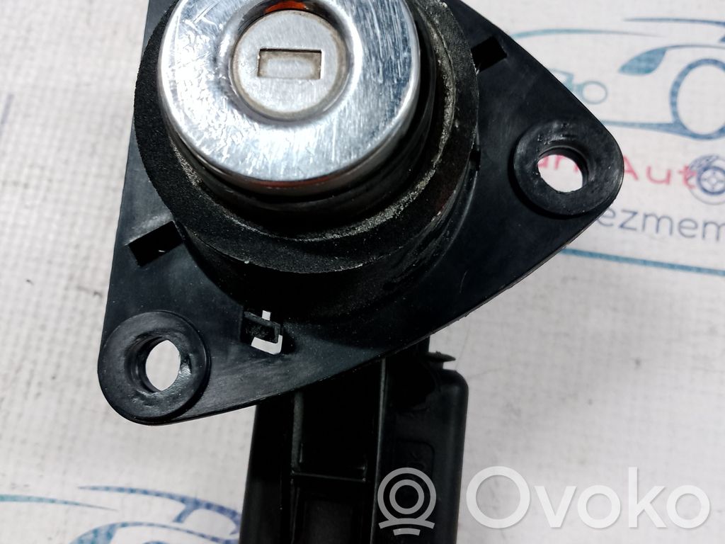 Dacia Duster Tailgate opening switch 