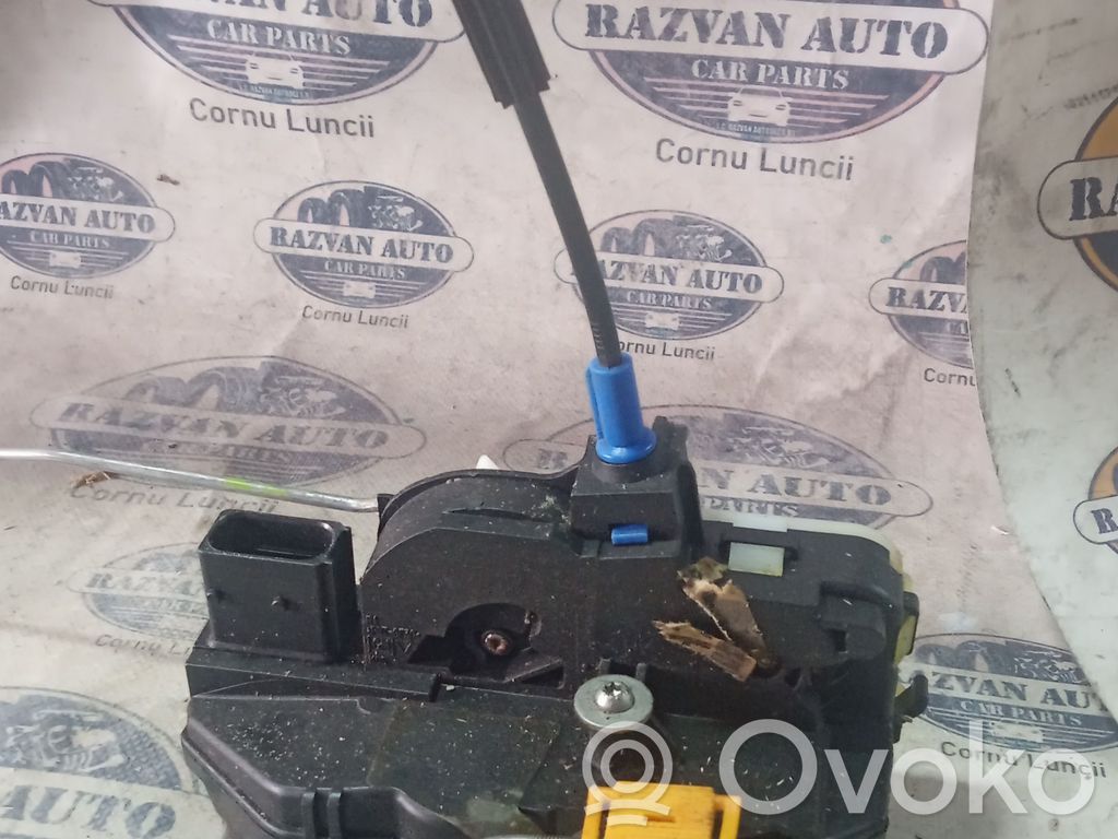 Opel Mokka Zamek drzwi przednich 