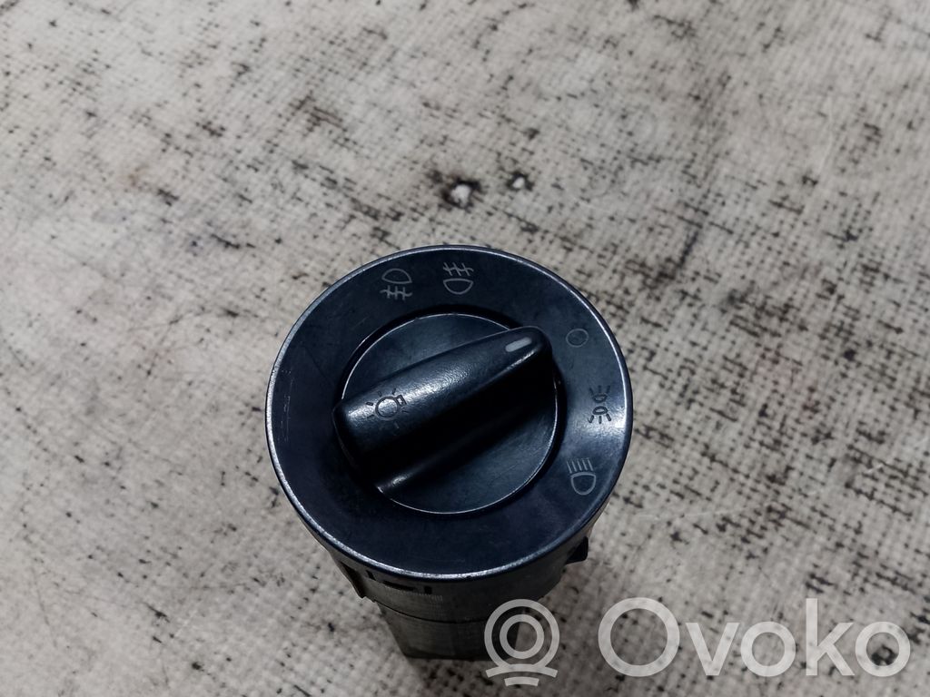 Skoda Fabia Mk2 (5J) Light switch 