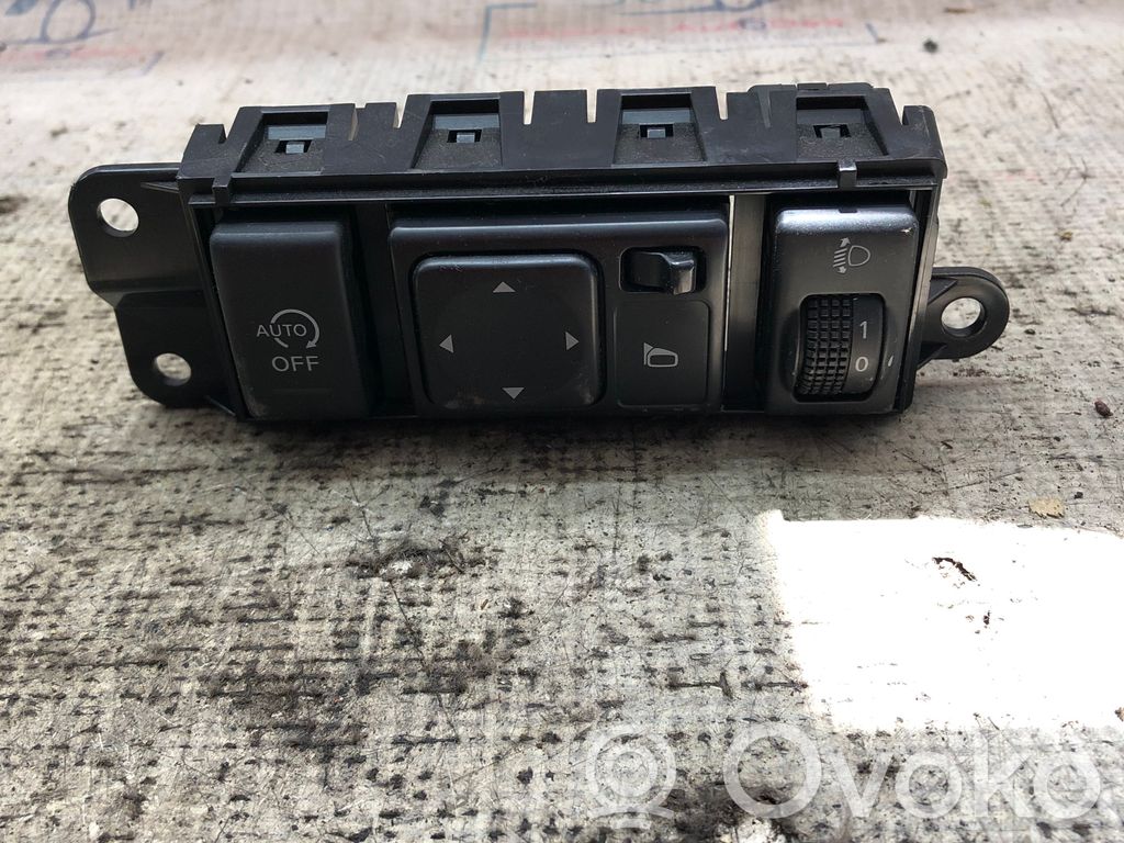 Nissan Juke I F15 Set comutatoare 