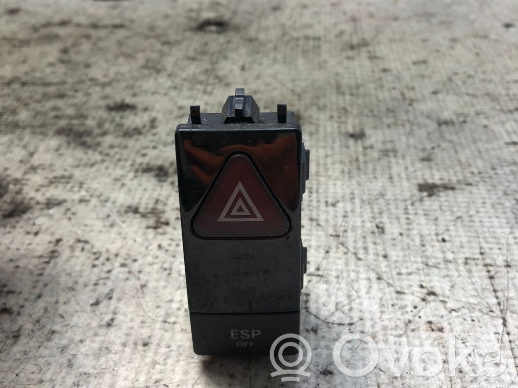 Mercedes-Benz C W204 Hazard light switch 