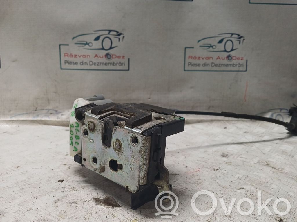 Fiat Albea Front door lock 