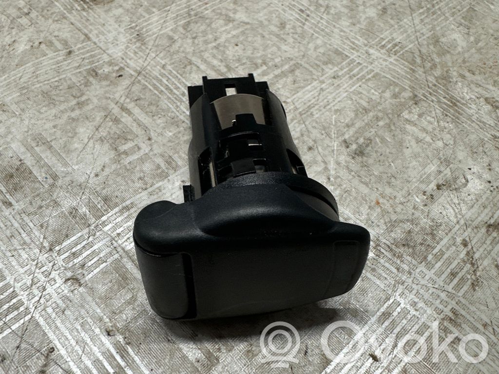 12 V Socket (front)