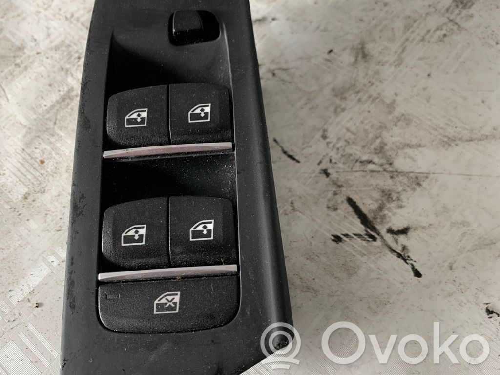 Electric window control switch   683272002,683272002,84030