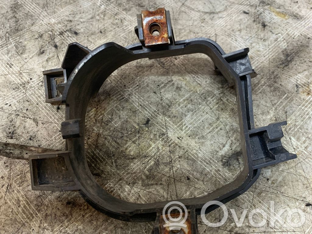 Nissan Navara D22 Front fog light trim/grill 