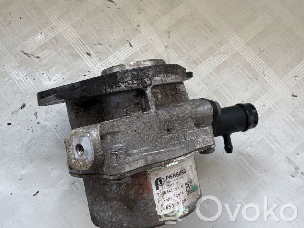 Dacia Duster Pompă vacuum 