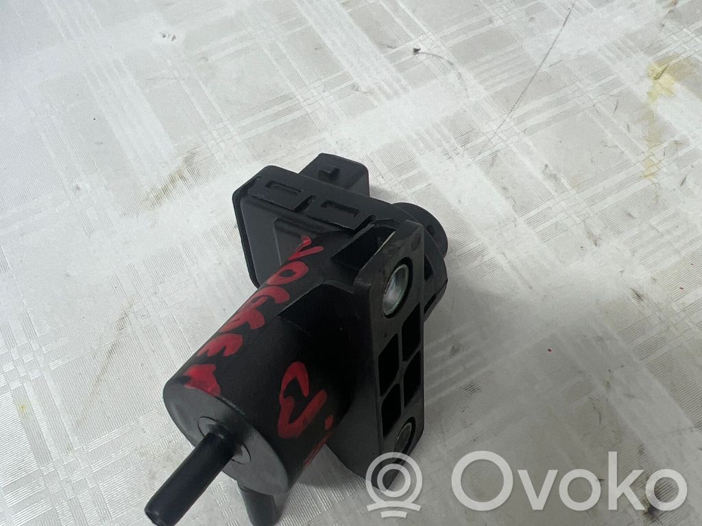 Válvula de vacío   8200762162,8200762162