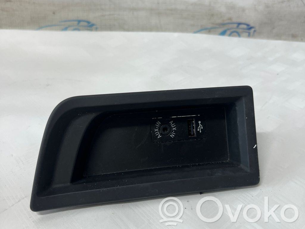 BMW 4 F32 F33 Centralina USB