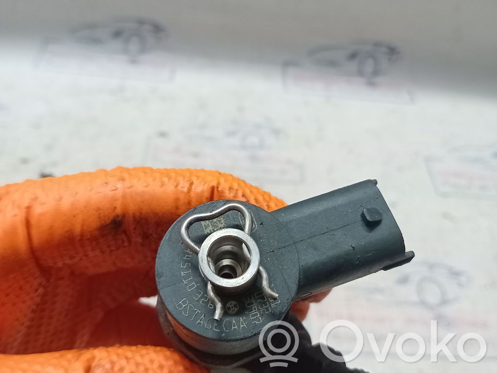 Vauxhall Astra J Injector combustibil