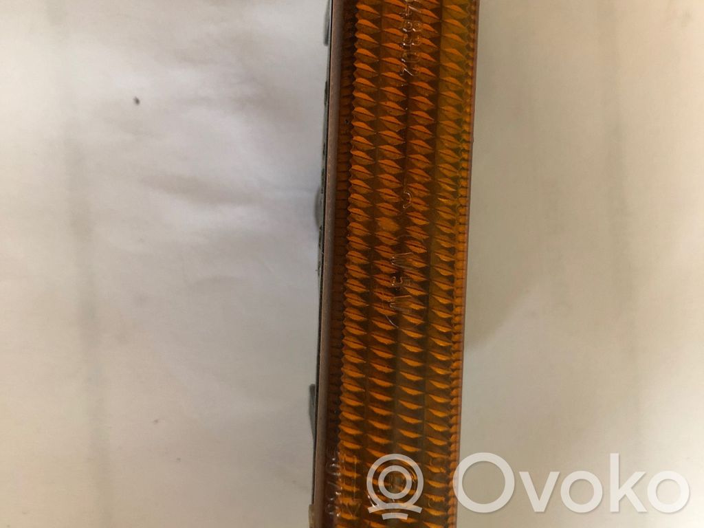 BMW 7 E38 Seitenblinker 
