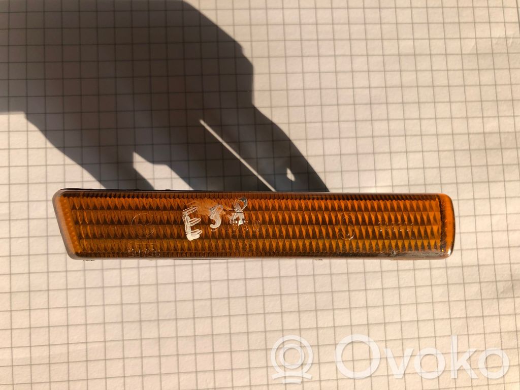 BMW 7 E38 Front fender indicator light 