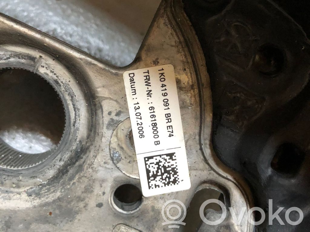 Volkswagen Golf V Ohjauspyörä 