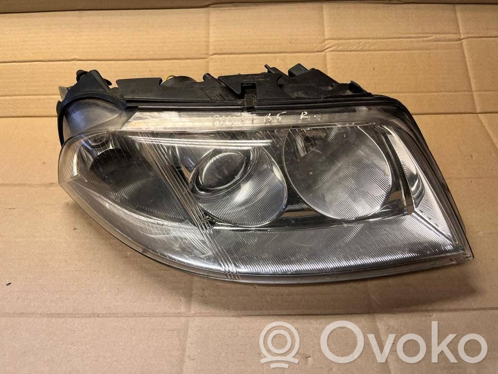 Volkswagen PASSAT B5.5 Lampa przednia 