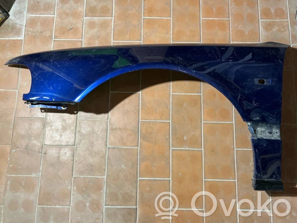 Audi A8 S8 D2 4D Sparnas 