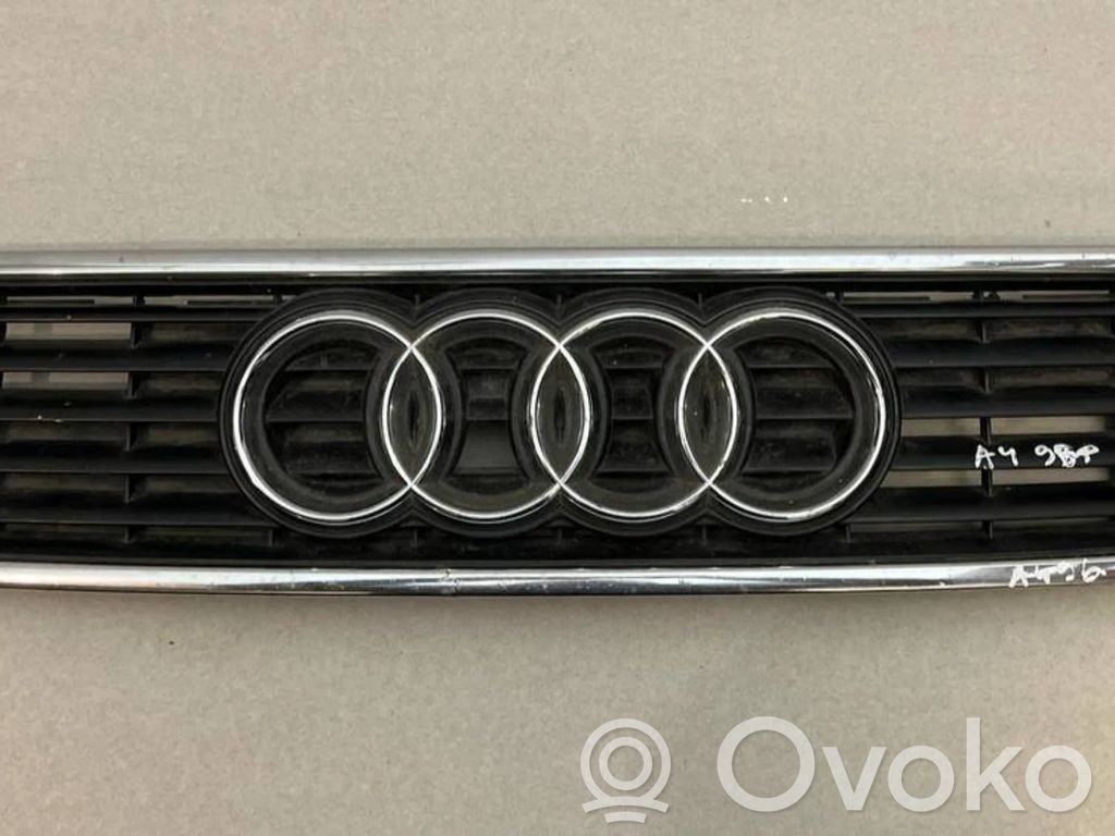 Audi A4 S4 B5 8D Etusäleikkö 