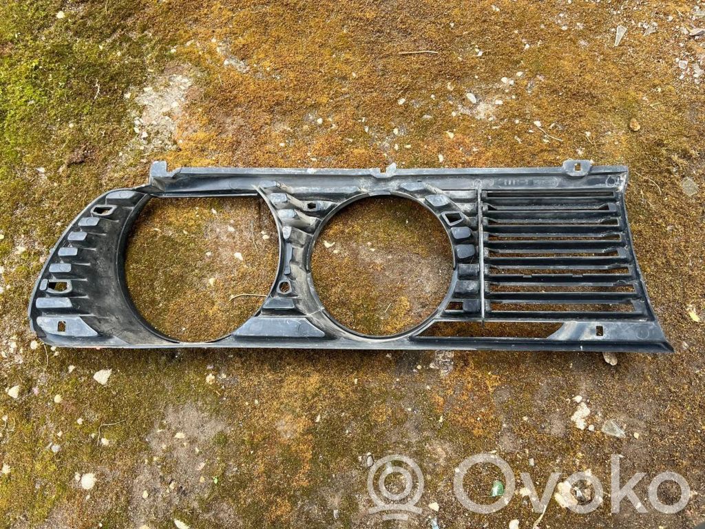 BMW 5 E28 Under headlight/headlamp trim 