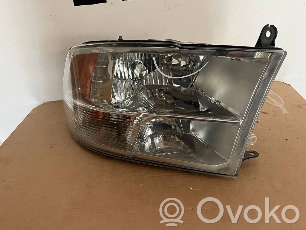 Dodge RAM 1500 DR Scheinwerfer 