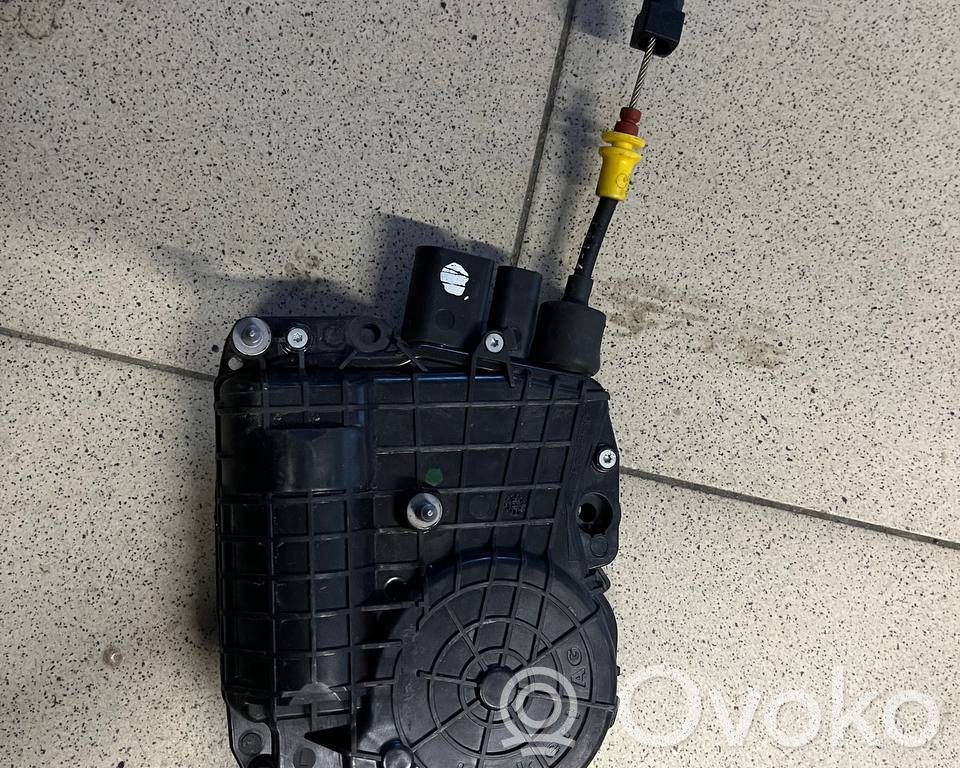 BMW X5 E70 Front door lock 